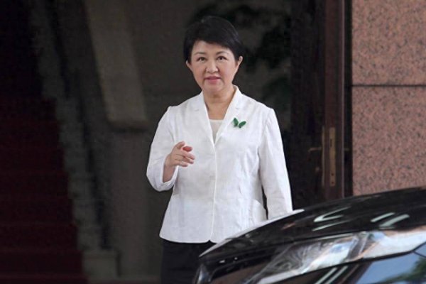 卢秀燕赴故乡基隆力挺谢国梁，喊话“在野团结全力以赴才能胜选”