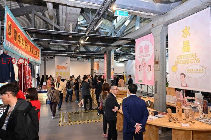 图为“妈阁年年好市集”多品类文创时尚潮品引客来。主办方供图